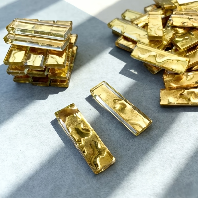 Home Bar And Counter - 100/200gのモザイク金メッキ長尺クラフト虹色テクスチャードガラスタイルは、軽やかな高級感のある凹凸のある質感で、空間的な鏡面を作り出すために使用され、家の装飾、壁やバーカウンターの装飾パネルとして利用されます。